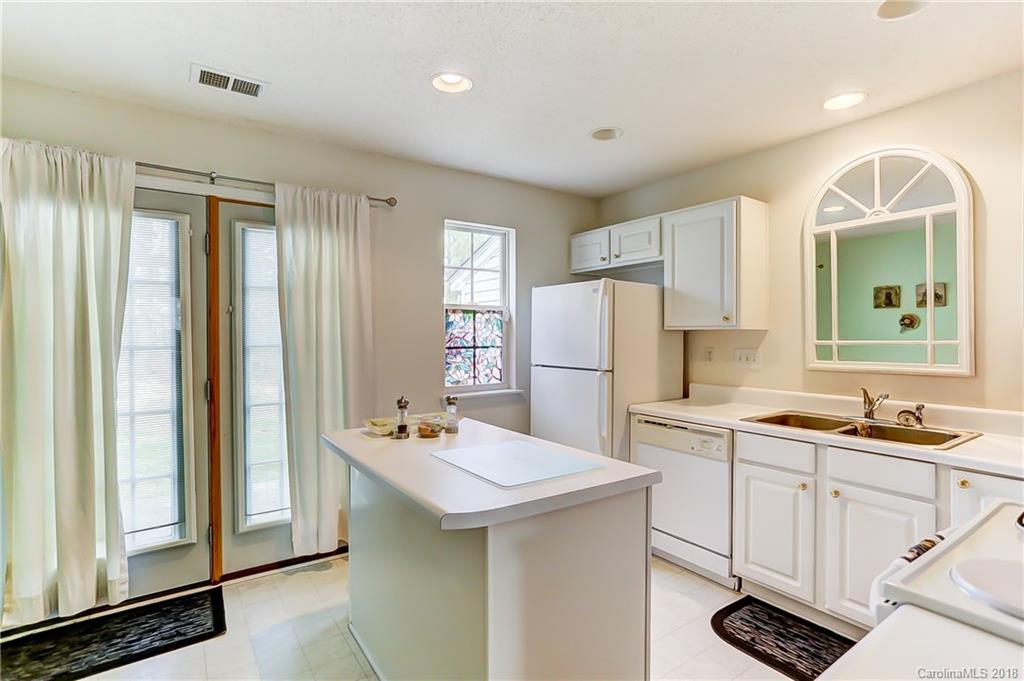 8264 Rudolph Road Charlotte, NC 28216 - Photo 9 of 25