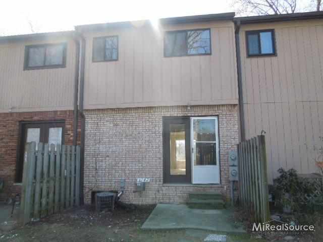 3142 Summers Road Keego Harbor, MI 48320 - Photo 15 of 17 31143467-14.JPG
