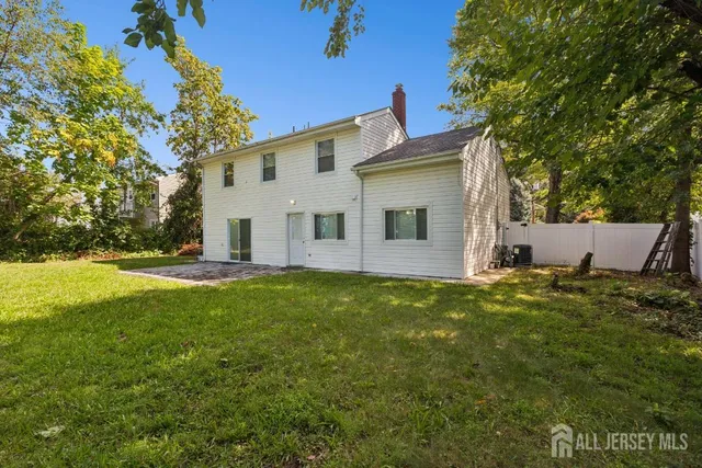 $725,000 | 5 Waverly Drive East, Edison, NJ 08817