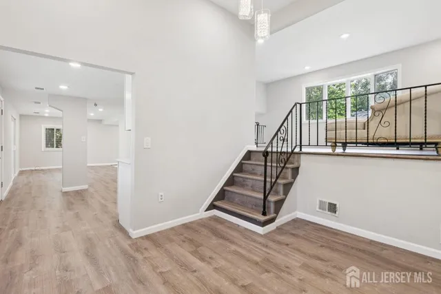 $725,000 | 5 Waverly Drive East, Edison, NJ 08817