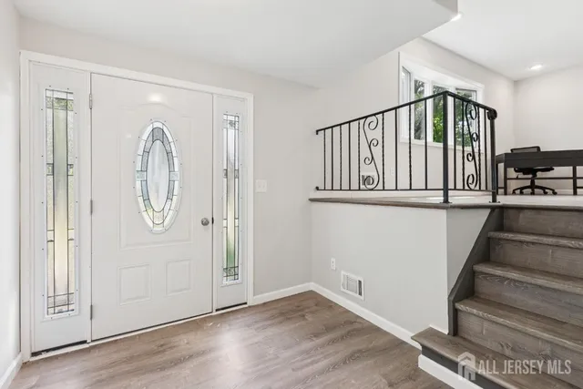 $725,000 | 5 Waverly Drive East, Edison, NJ 08817