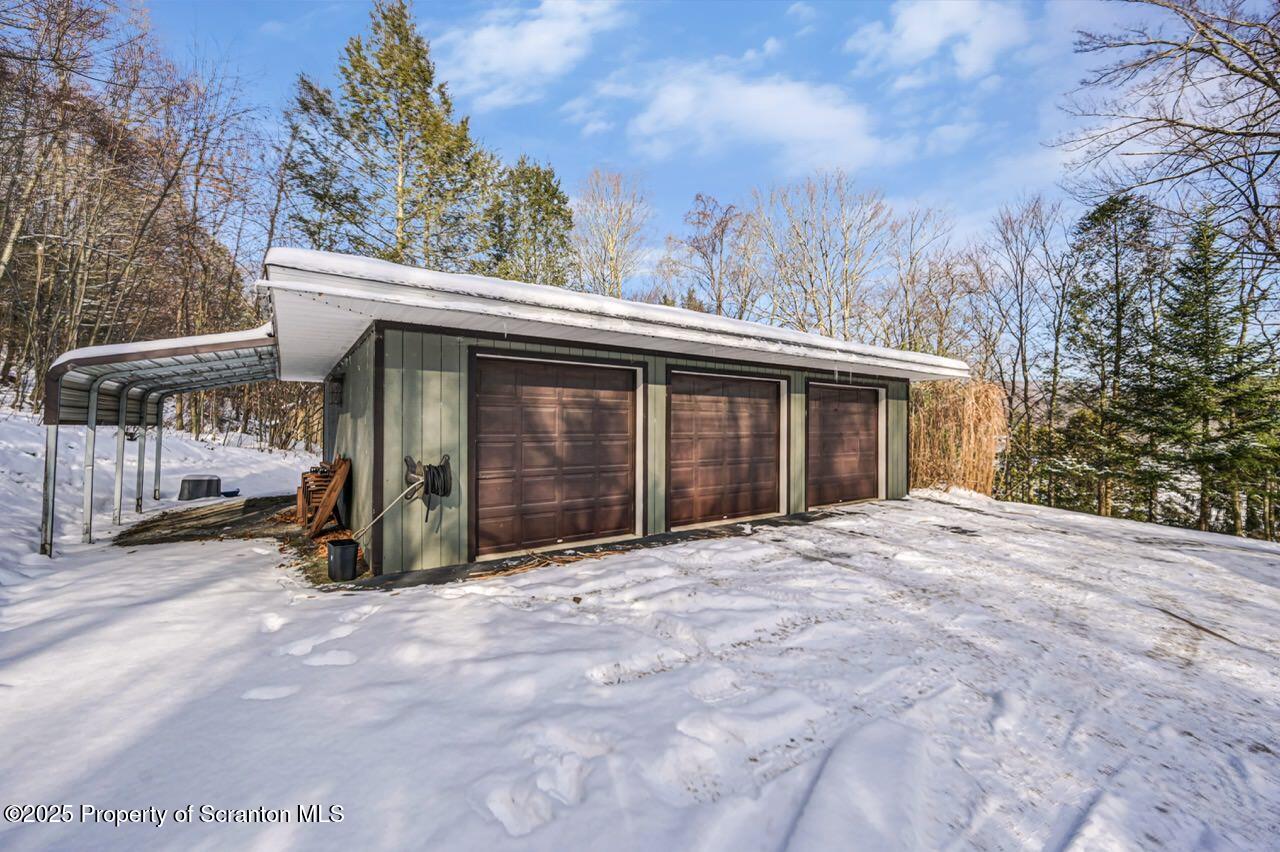 273 State Rte 2067 Union Dale, PA 18470 - Photo 13 of 69 Garage