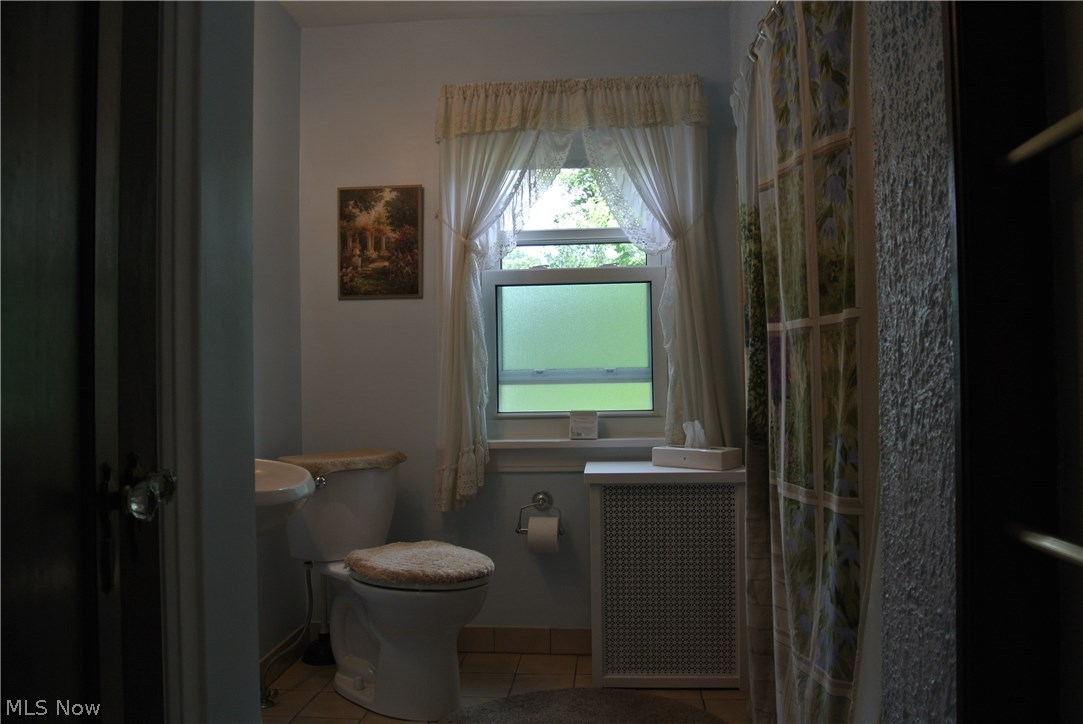 2945 Hillside Road Independence, OH 44131 - Photo 14 of 35 First floor Bath
