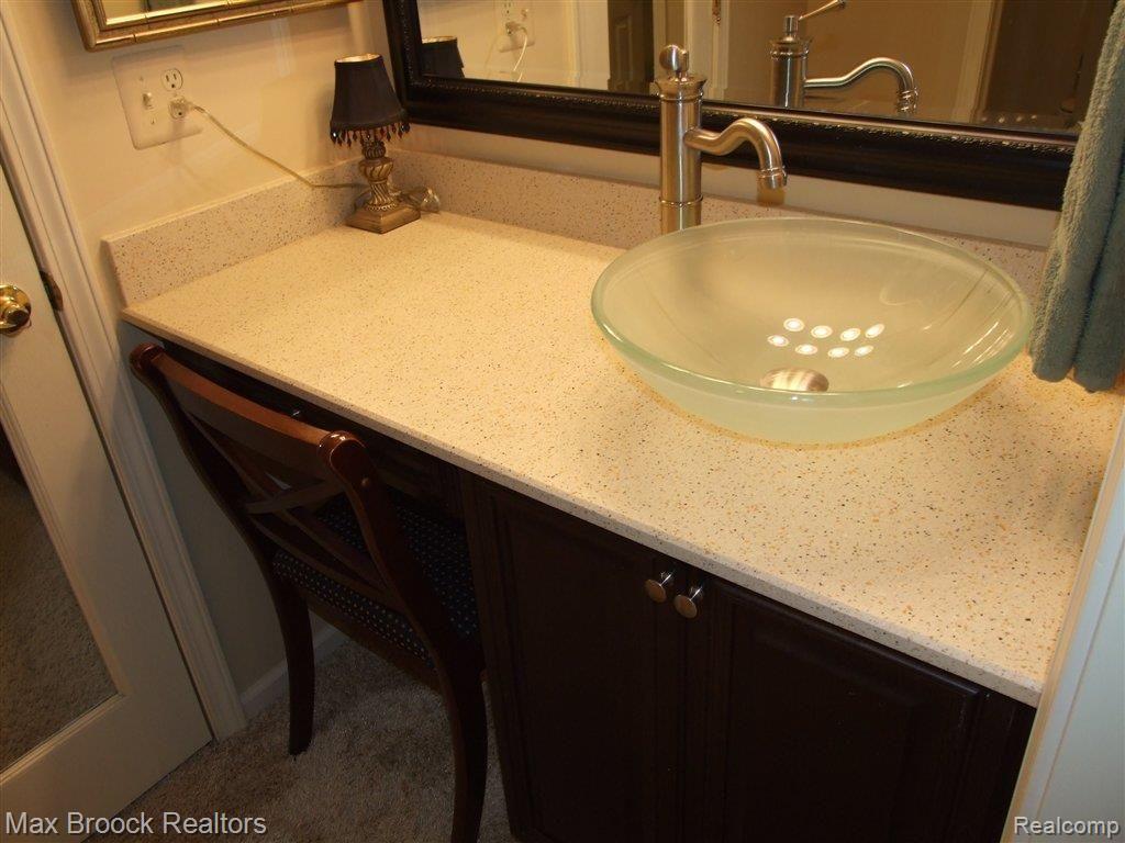 2721 Lambeth Park Rochester, MI 48306 - Photo 14 of 25 Master Bathroom