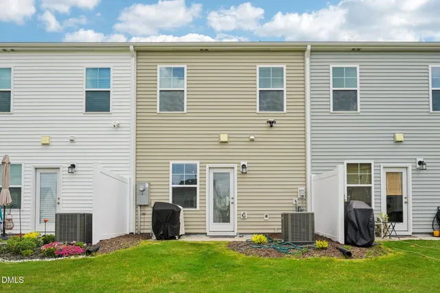 a front view of house with yard
