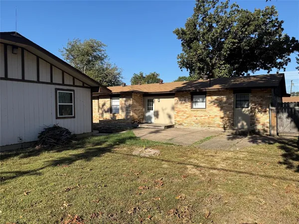 $2,495 | 13638 Pyramid Drive, Farmers Branch, TX 75234
