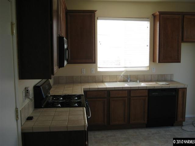 2333 Sapphire Ridge Way Reno, NV 89523 - Photo 3 of 8 Photo 3