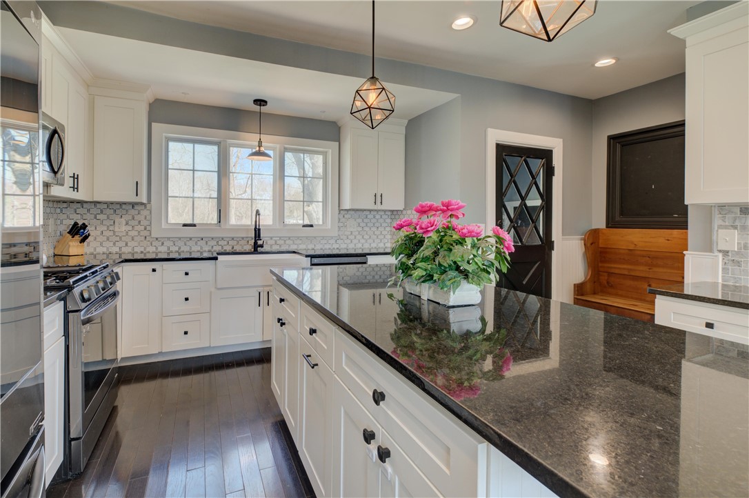 499 Seven Mile Road Cranston, RI 02831 - Photo 14 of 50