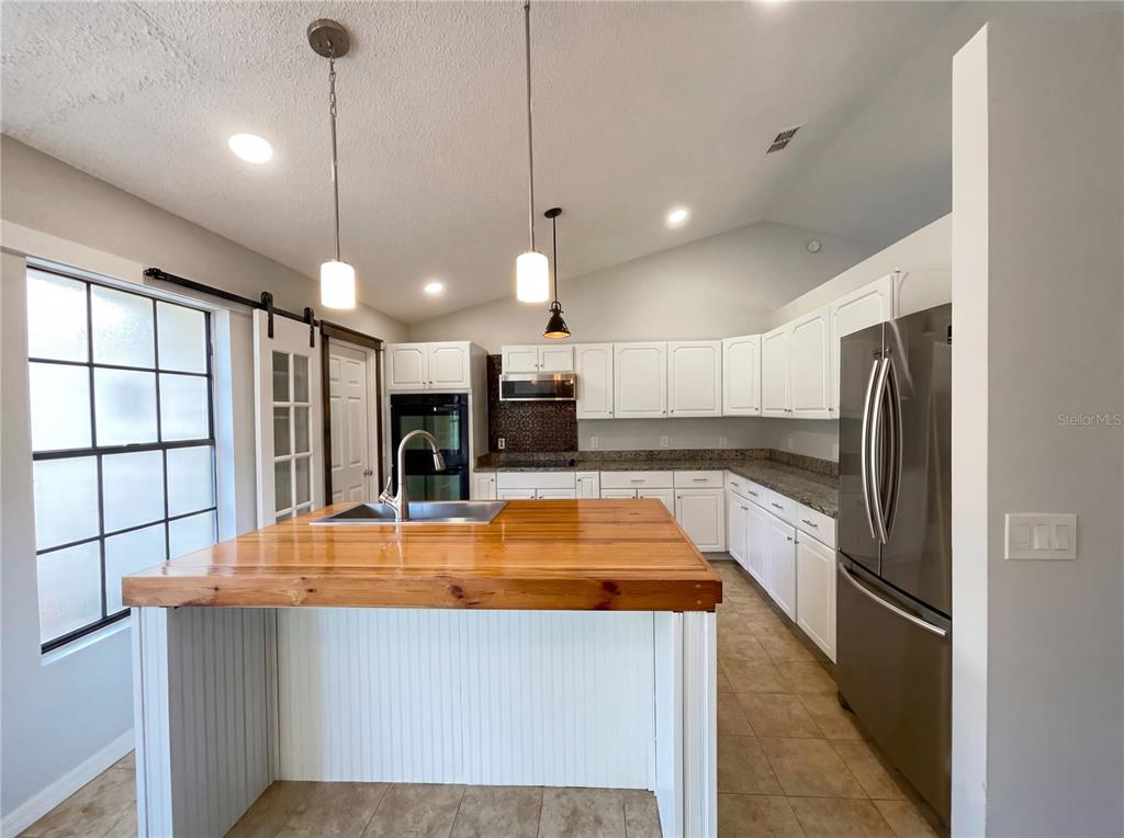 2041 Spencer Street DeLand, FL 32720 - Photo 2 of 21