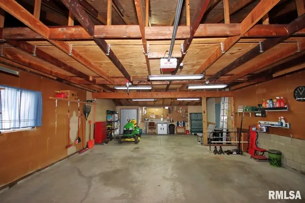 $177,500 | 204 Hemlock Street, Pekin, IL 61554