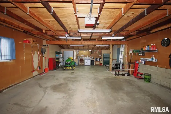 $177,500 | 204 Hemlock Street, Pekin, IL 61554