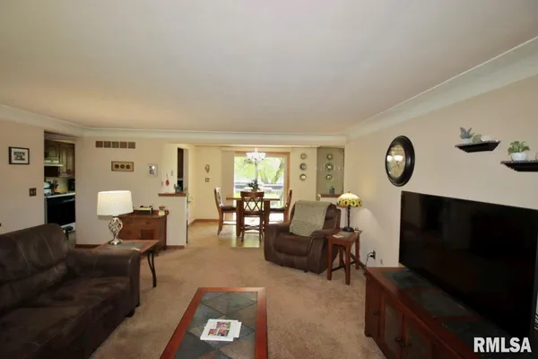 $177,500 | 204 Hemlock Street, Pekin, IL 61554