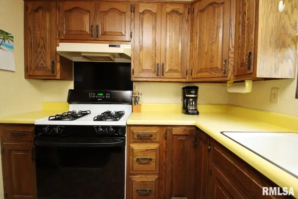 $177,500 | 204 Hemlock Street, Pekin, IL 61554