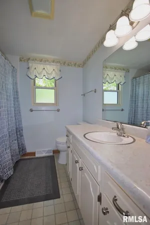 $177,500 | 204 Hemlock Street, Pekin, IL 61554