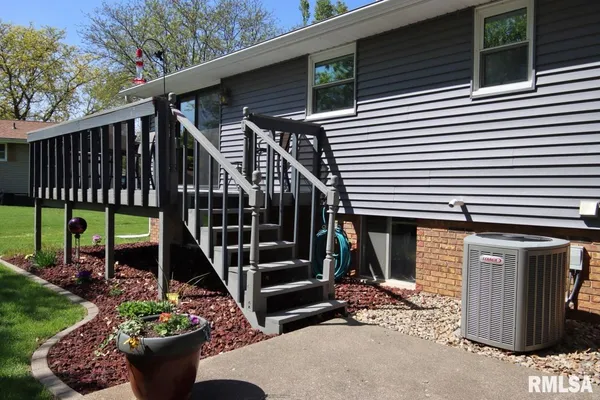 $177,500 | 204 Hemlock Street, Pekin, IL 61554