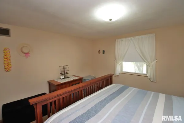 $177,500 | 204 Hemlock Street, Pekin, IL 61554