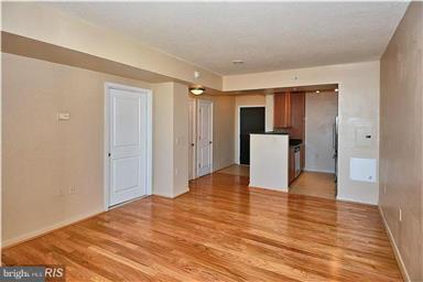 851 North Glebe Road, Unit 1513 Arlington, VA 22203 - Photo 5 of 30 Gorgeous hardwood floors & neutral colors