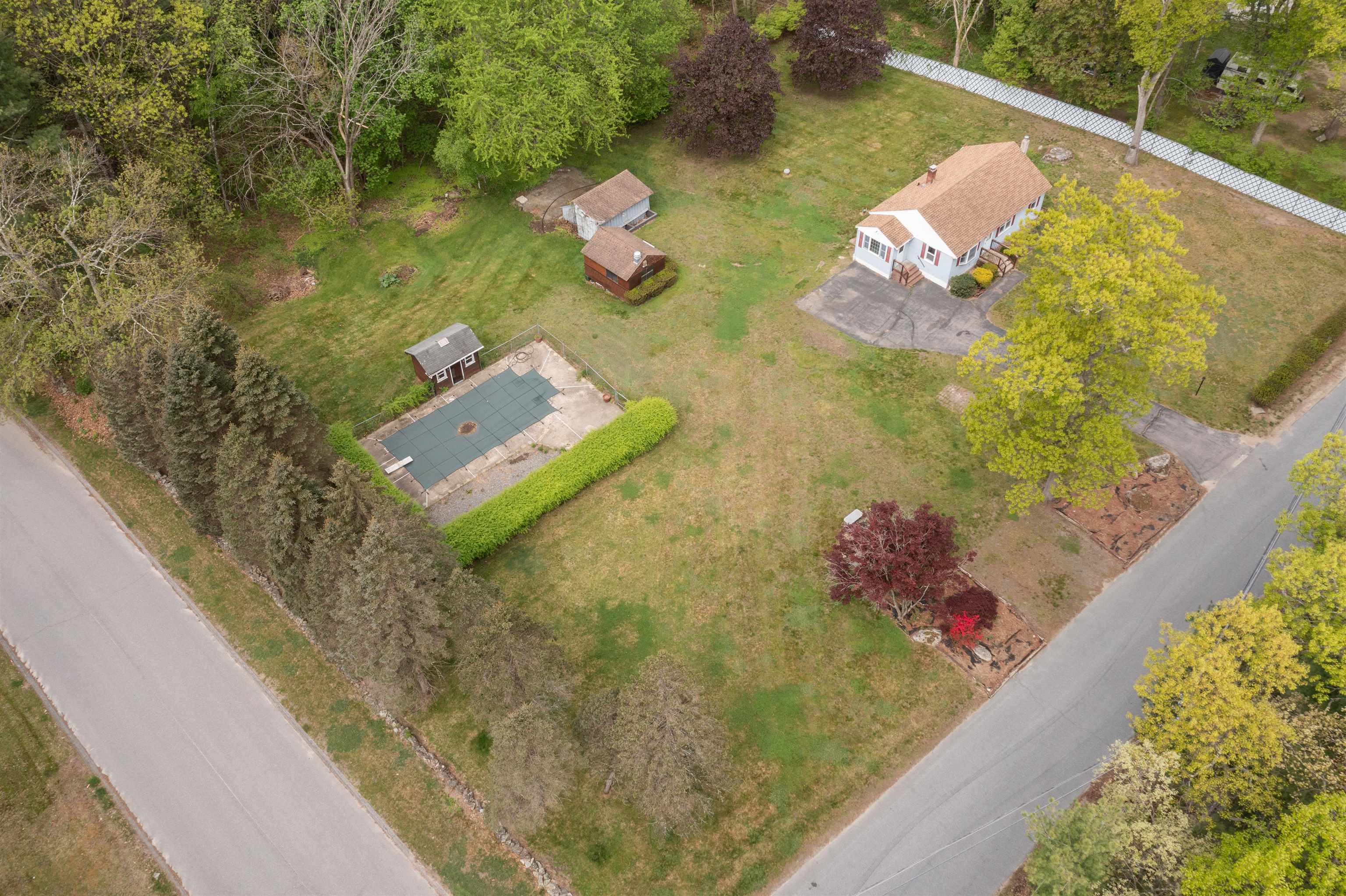42 Briarwood Road Pelham, NH 03076 - Photo 14 of 34