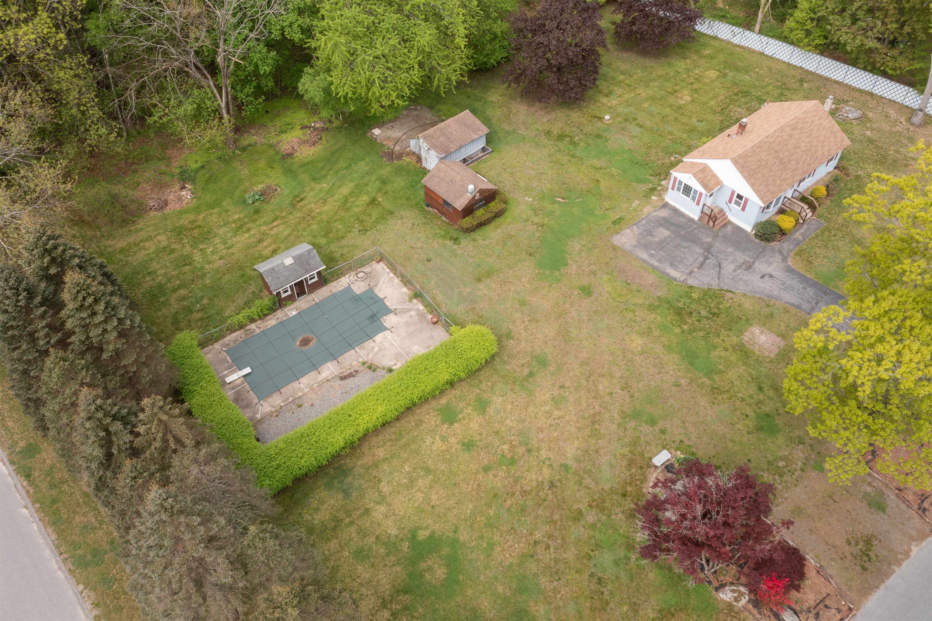 42 Briarwood Road Pelham, NH 03076 - Photo 15 of 34