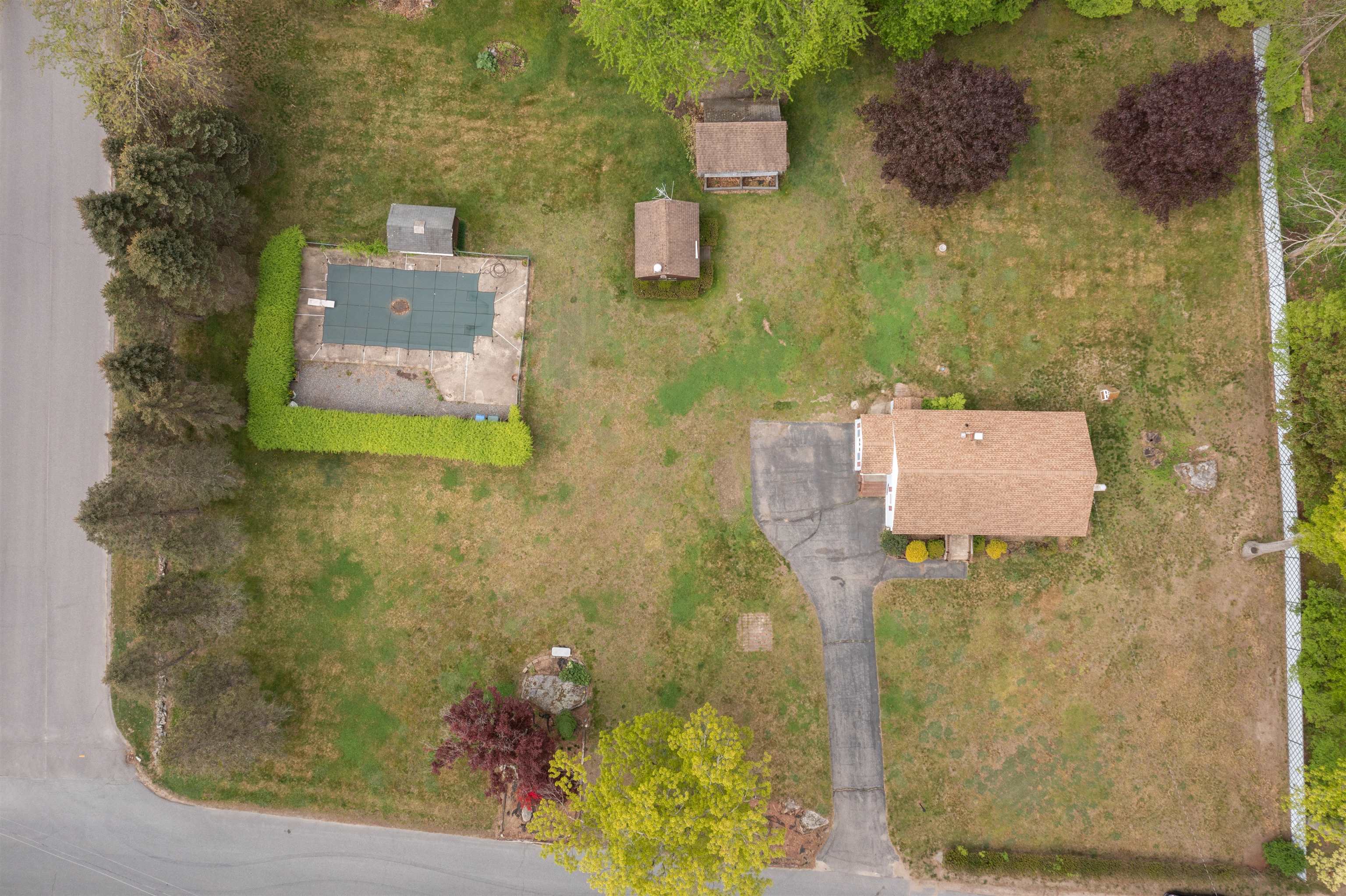42 Briarwood Road Pelham, NH 03076 - Photo 16 of 34