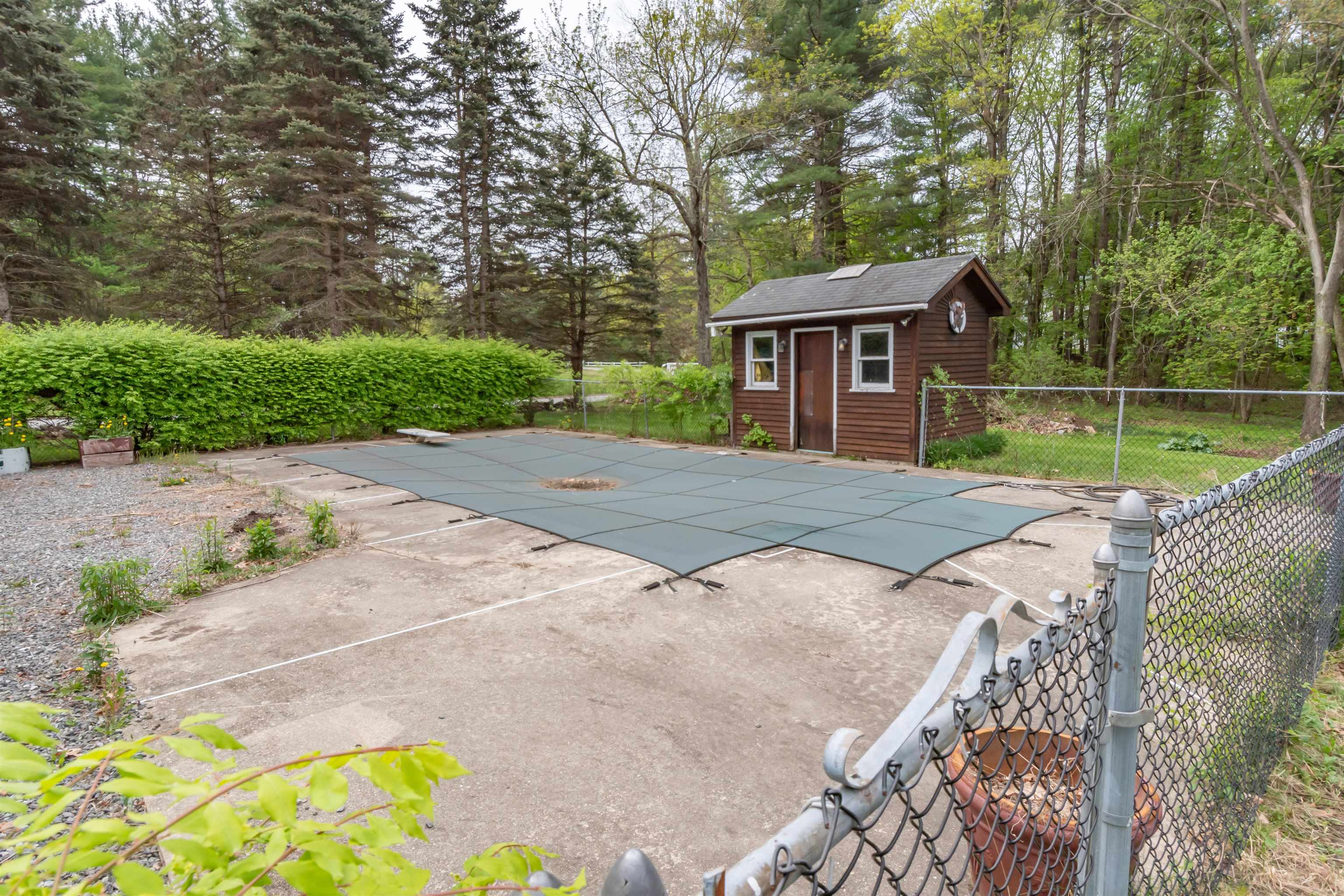 42 Briarwood Road Pelham, NH 03076 - Photo 17 of 34