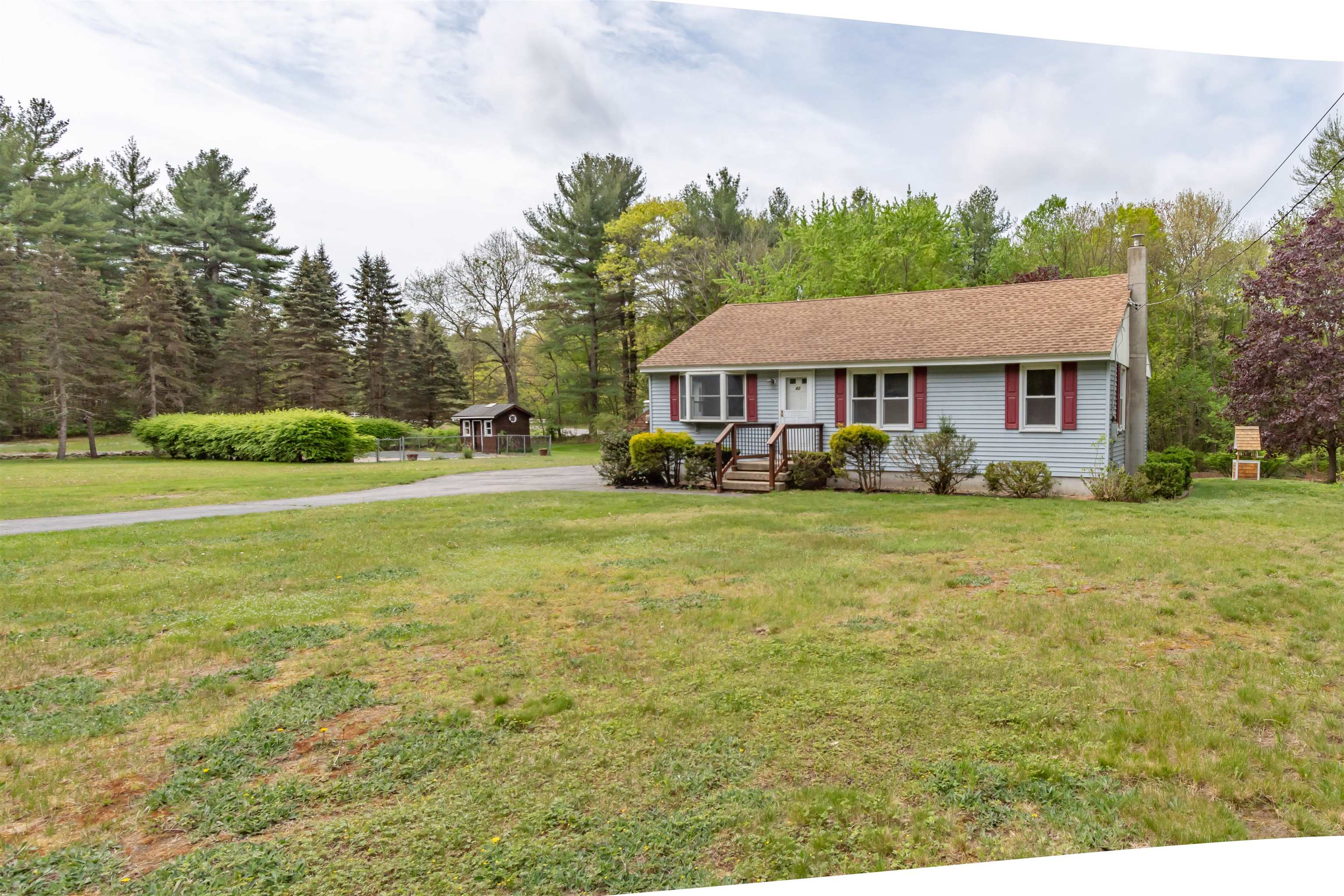 42 Briarwood Road Pelham, NH 03076 - Photo 25 of 34