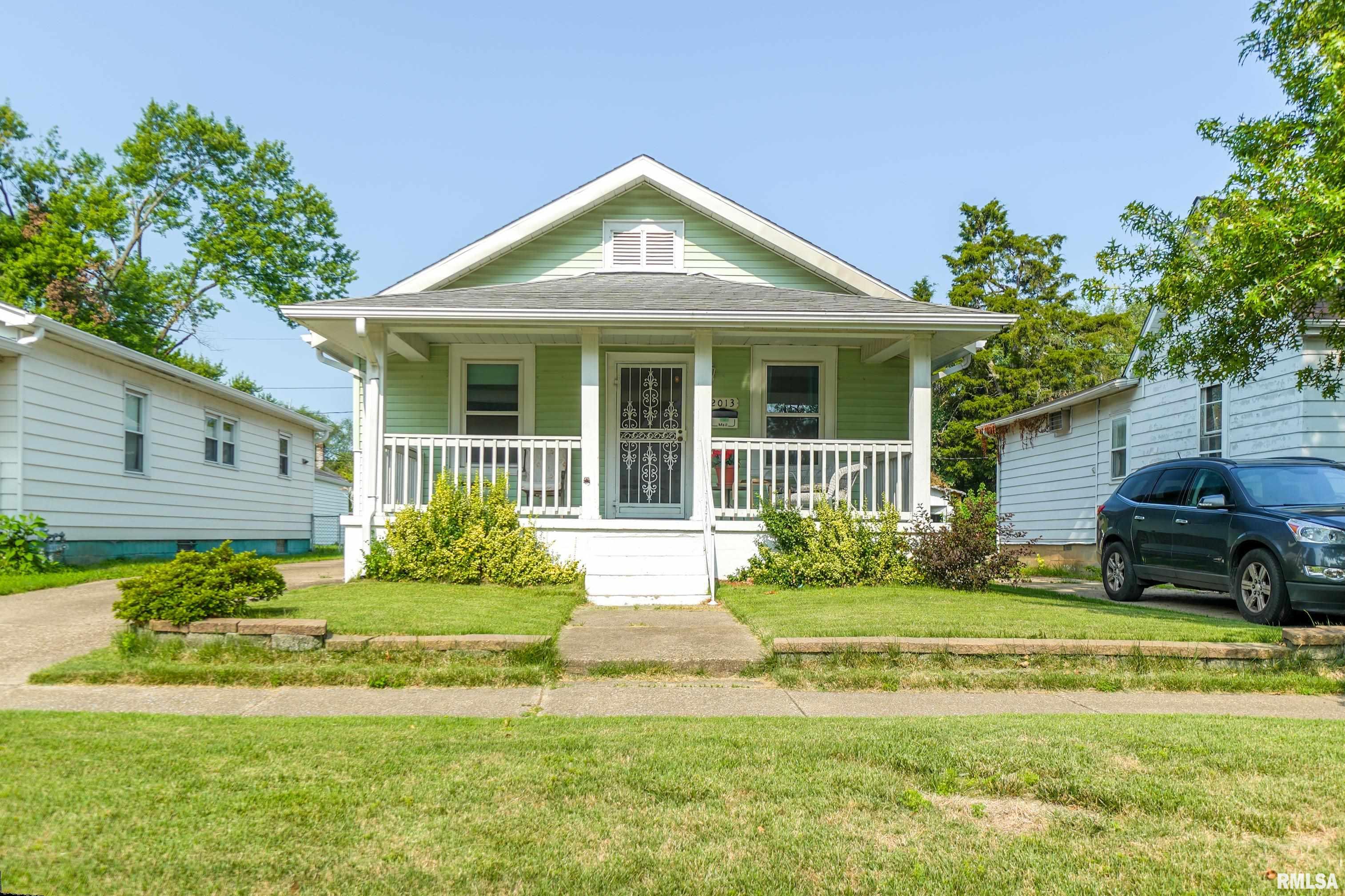 2013 South Pasfield Street Springfield, IL 62704 - Photo 1 of 39