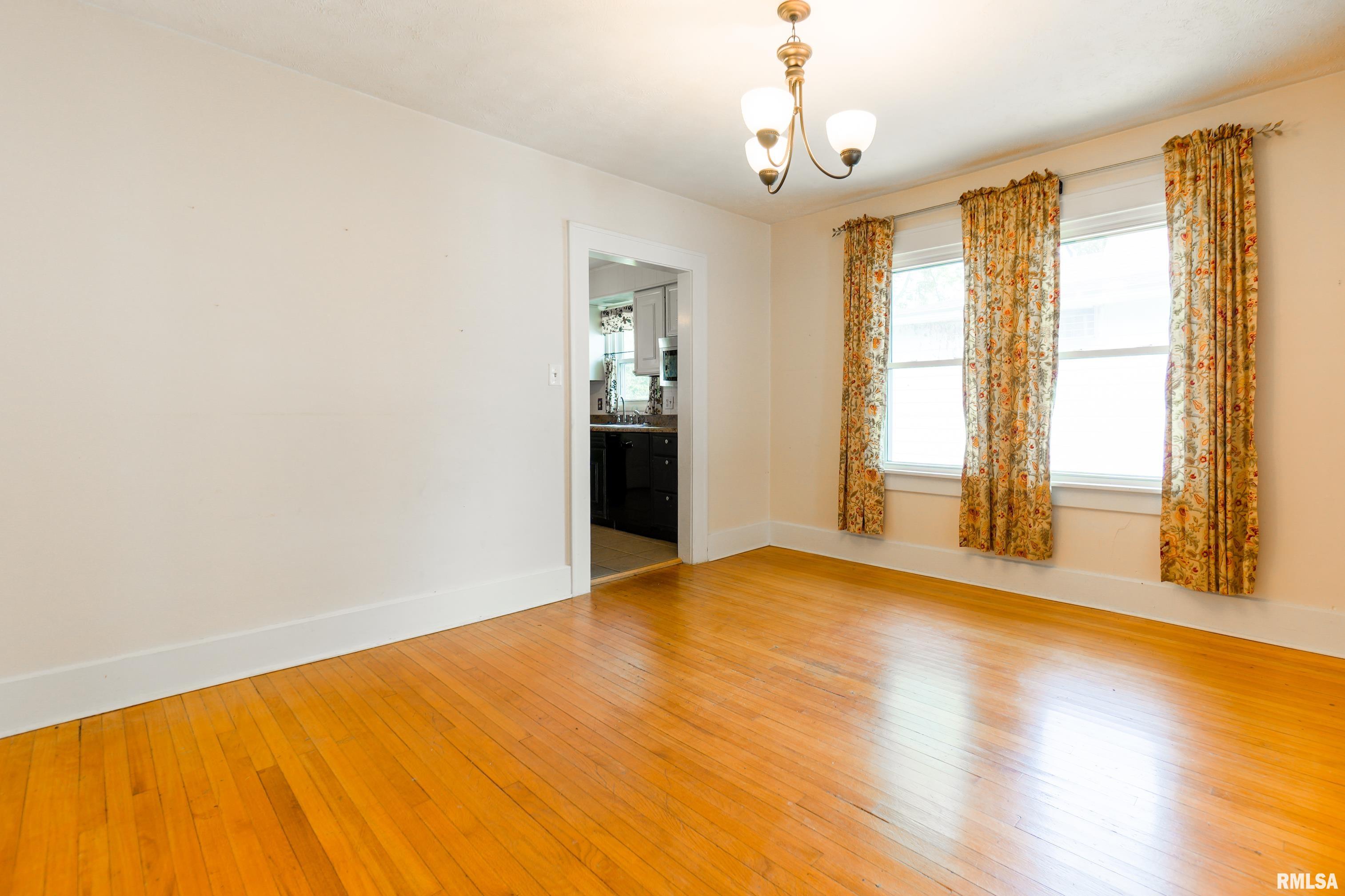 2013 South Pasfield Street Springfield, IL 62704 - Photo 12 of 39