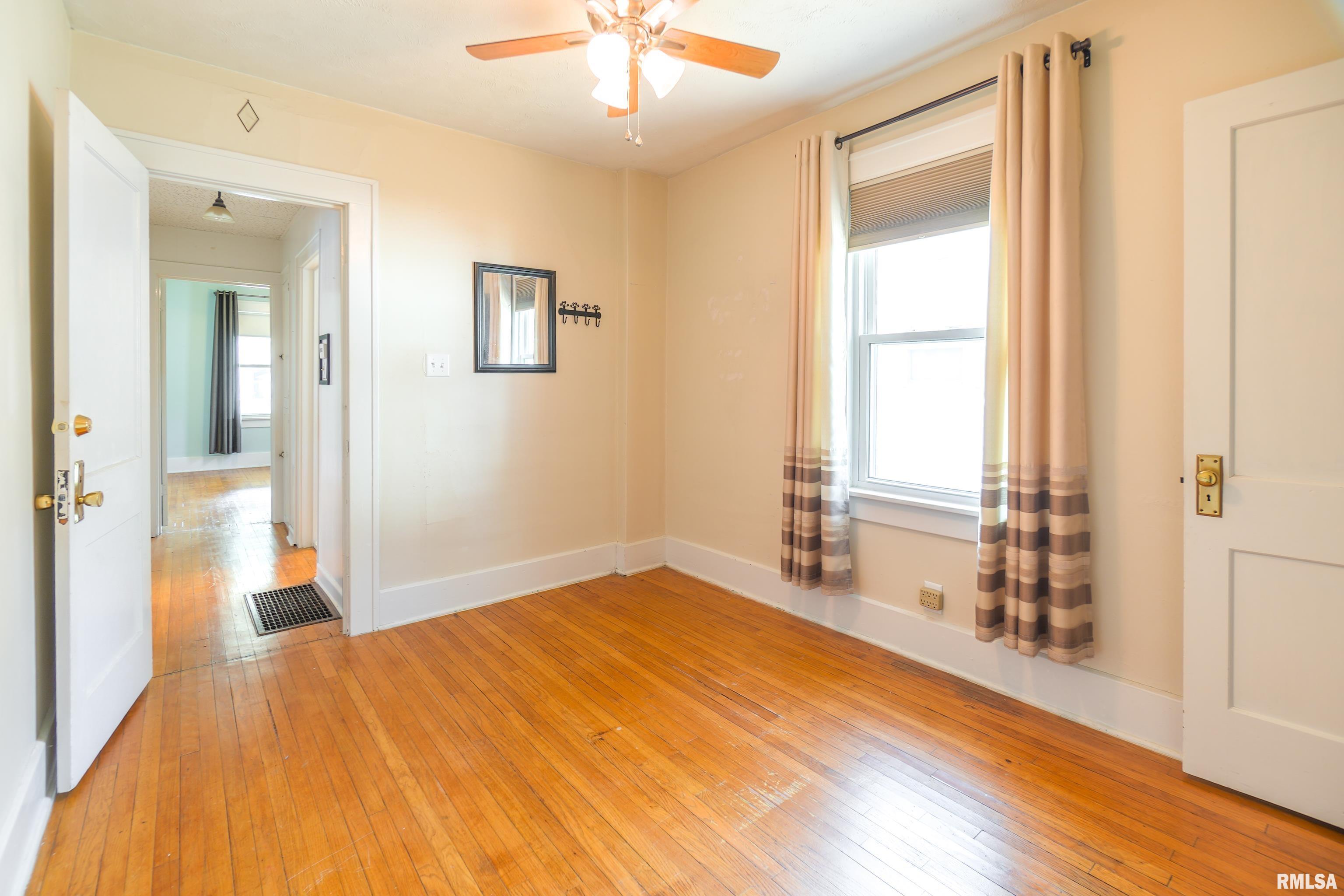 2013 South Pasfield Street Springfield, IL 62704 - Photo 23 of 39