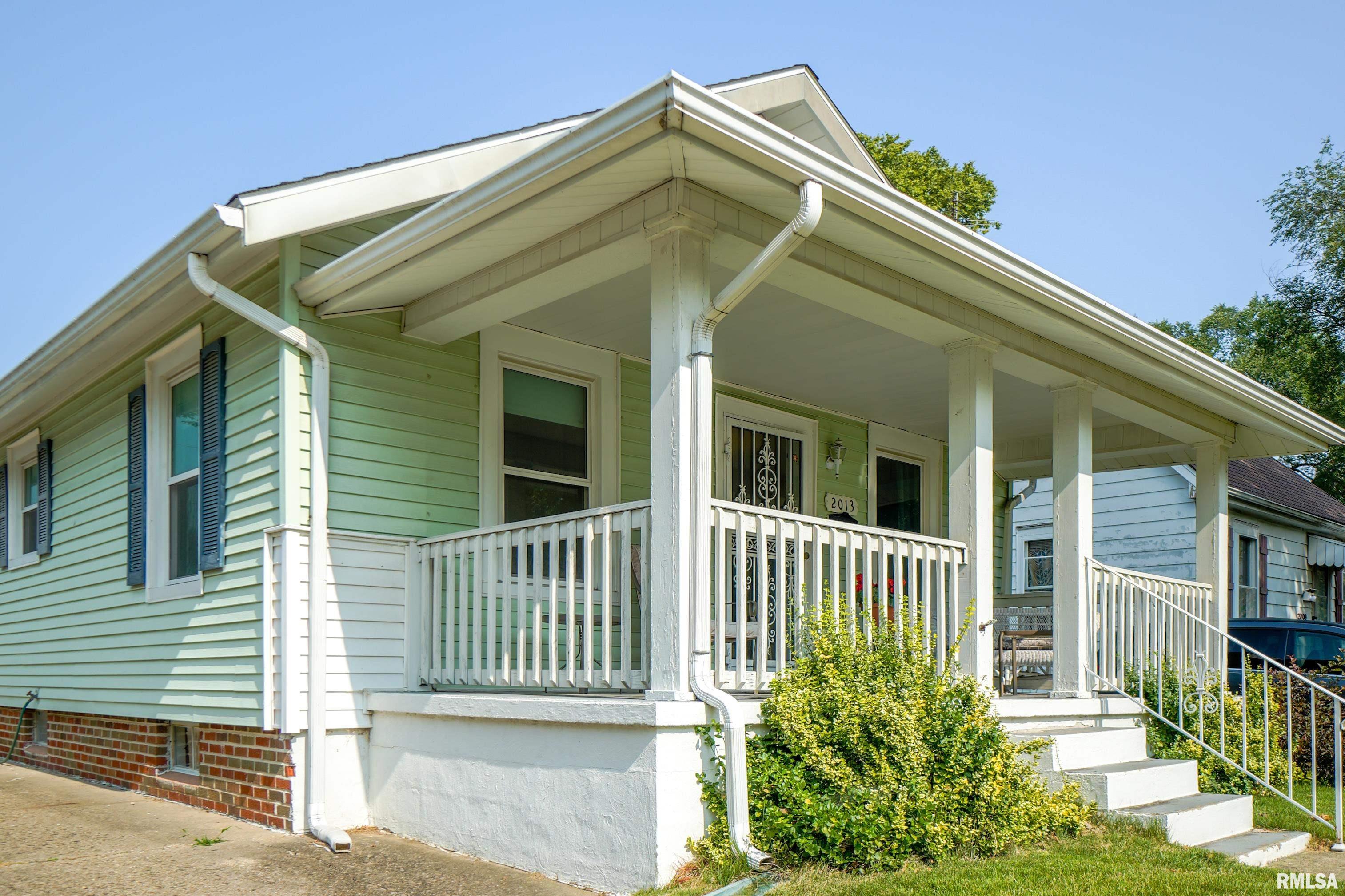 2013 South Pasfield Street Springfield, IL 62704 - Photo 3 of 39