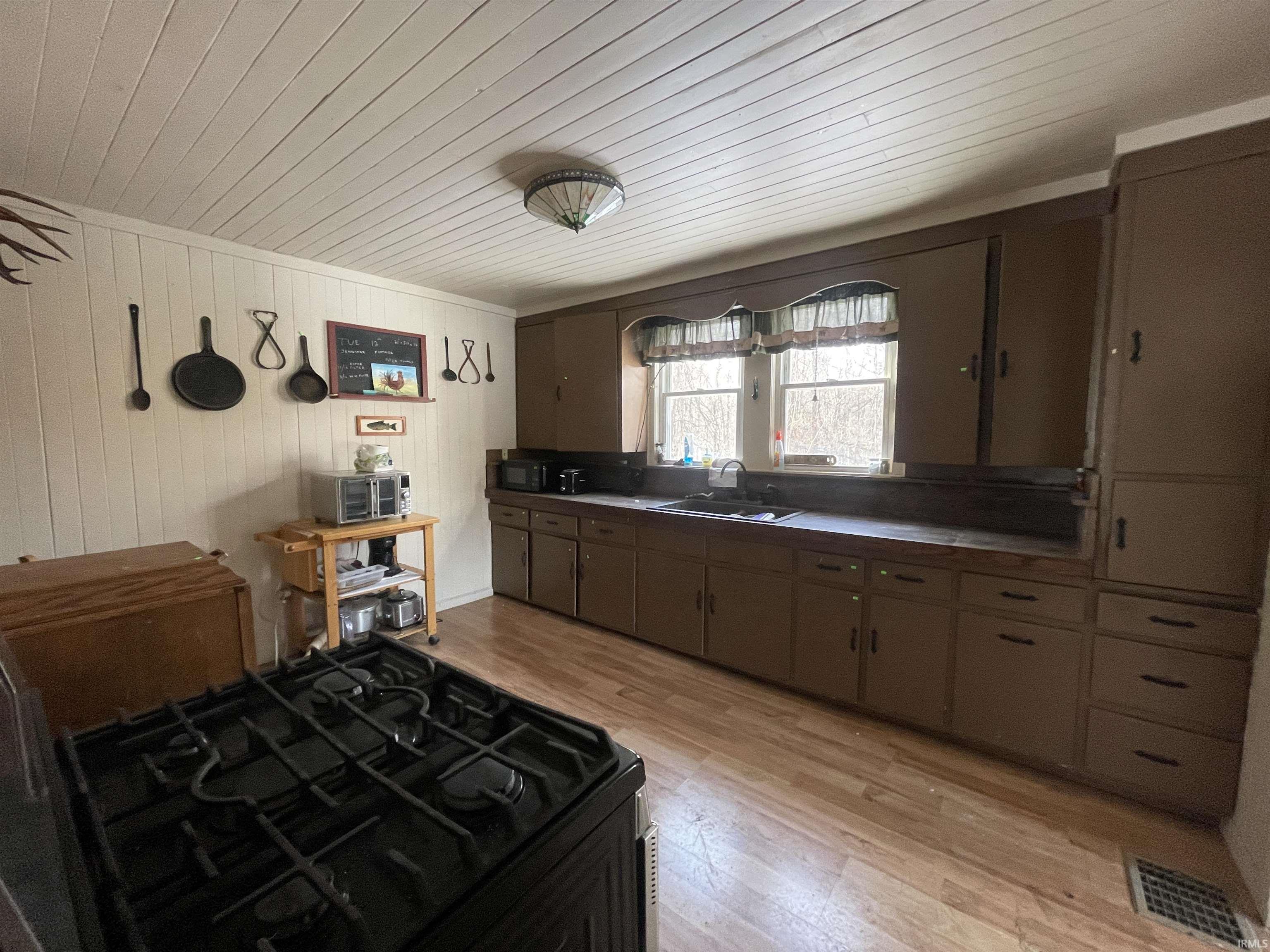 3542 West Division Road Peru, IN 46970 - Photo 13 of 34