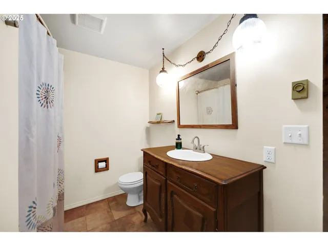 $479,000 | 89011 Bridge Street, Springfield, OR 97478