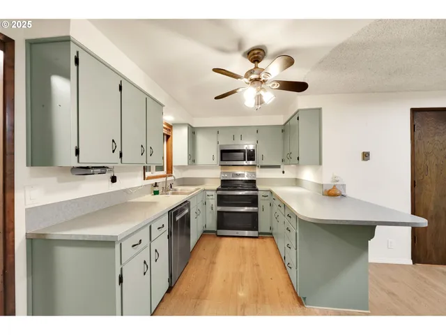 $479,000 | 89011 Bridge Street, Springfield, OR 97478