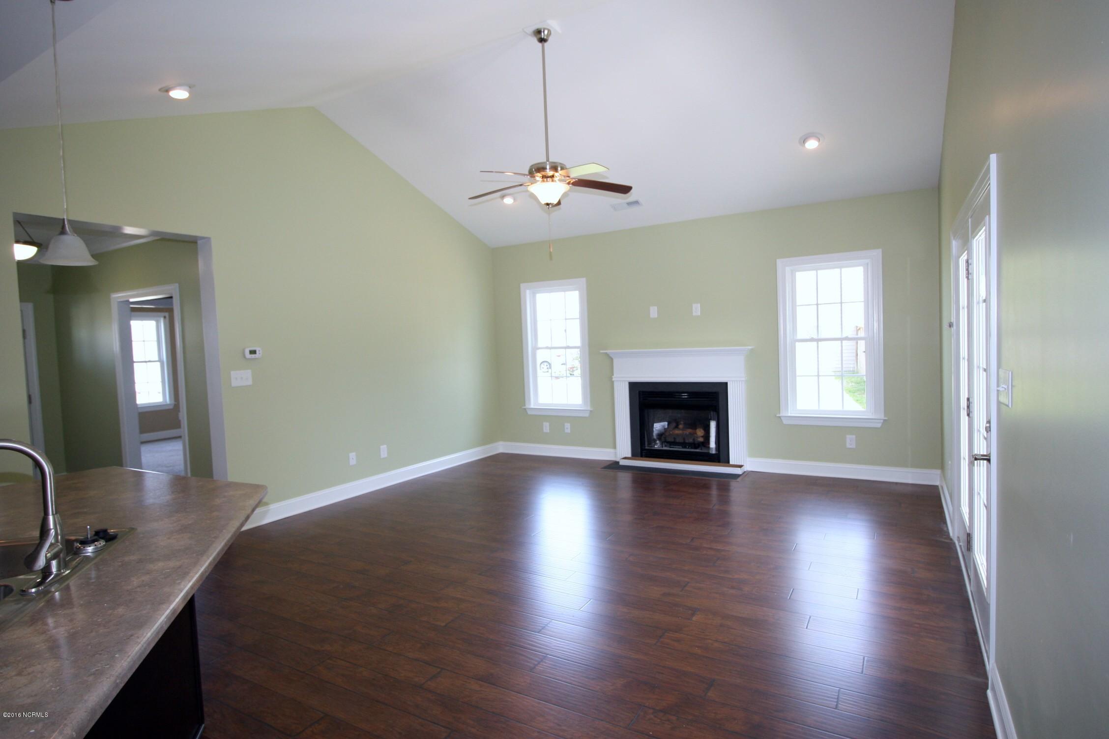 202 East Ridge Court Jacksonville, NC 28540 - Photo 8 of 41 IMG_9536
