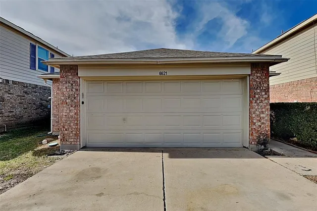 $1,995 | 6621 Waterhill Lane, Fort Worth, TX 76179