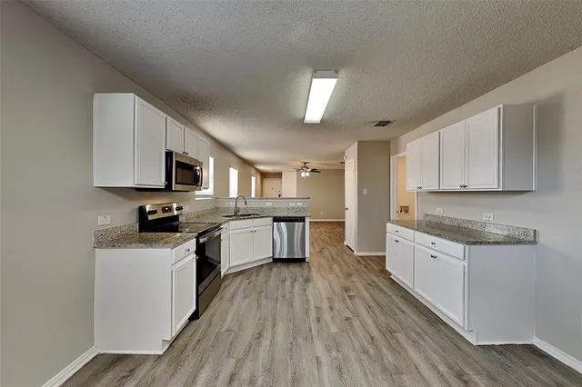 $1,925 | 6621 Waterhill Lane, Fort Worth, TX 76179