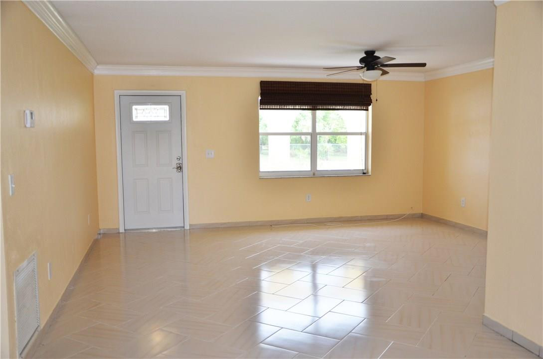 10575 Ermine Avenue Boca Raton, FL 33428 - Photo 4 of 21 Photo 4