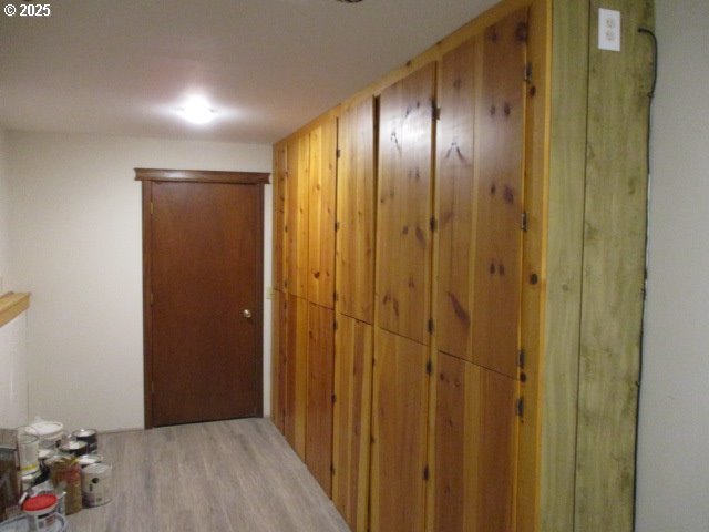 558 East Fulton Street Union, OR 97883 - Photo 16 of 41 a view of hallway with livingroom