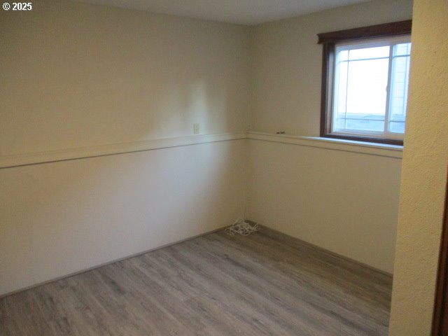 558 East Fulton Street Union, OR 97883 - Photo 18 of 41 an empty room with a window