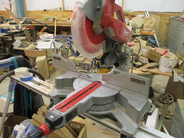 558 East Fulton Street Union, OR 97883 - Photo 33 of 41 a utility room with multiple dryer and washer