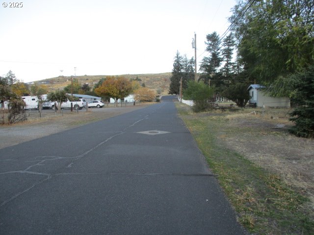 558 East Fulton Street Union, OR 97883 - Photo 41 of 41 a view of a road with a houses