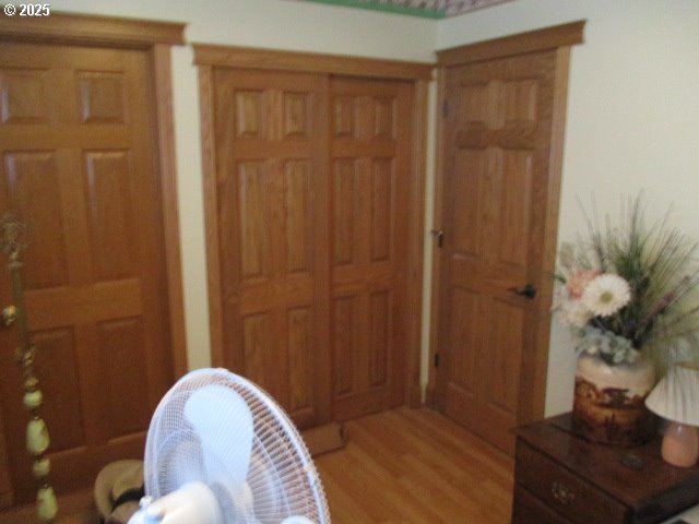 558 East Fulton Street Union, OR 97883 - Photo 10 of 41 a view of entryway with livingroom