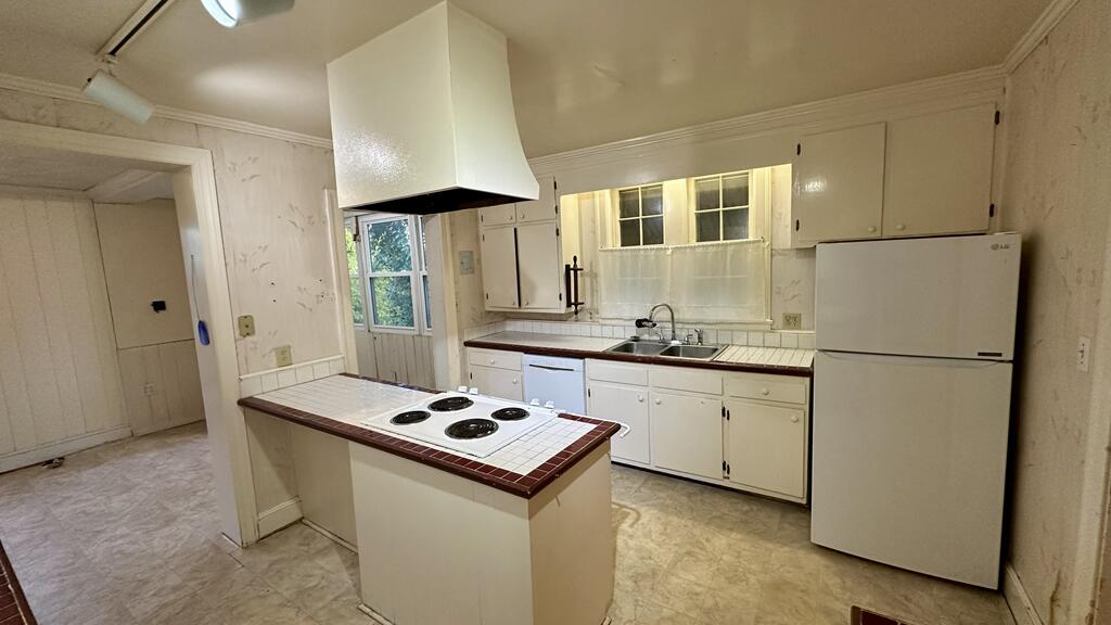 303 Rives Road Martinsville, VA 24112 - Photo 6 of 36 6