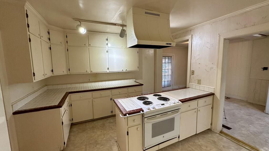 303 Rives Road Martinsville, VA 24112 - Photo 7 of 36 7