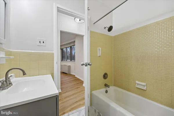 $167,500 | 10500 Rockville Pike, Unit 328, Rockville, MD 20852