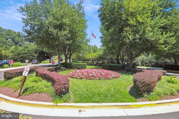$167,500 | 10500 Rockville Pike, Unit 328, Rockville, MD 20852