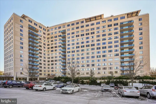 $167,500 | 10500 Rockville Pike, Unit 328, Rockville, MD 20852