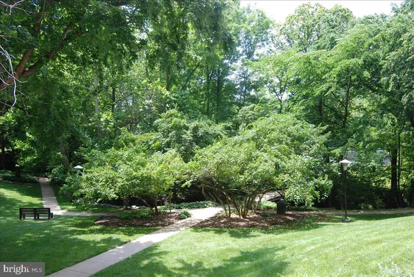 $167,500 | 10500 Rockville Pike, Unit 328, Rockville, MD 20852