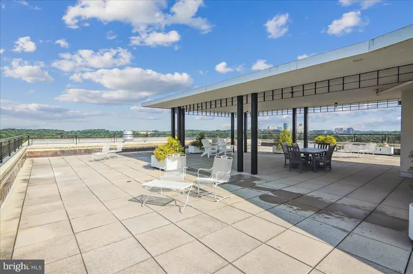 $167,500 | 10500 Rockville Pike, Unit 328, Rockville, MD 20852