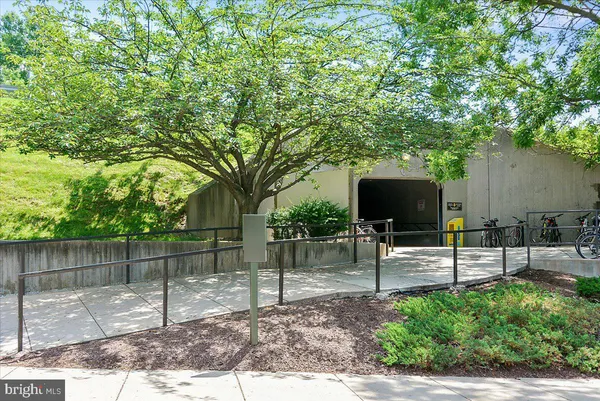 $167,500 | 10500 Rockville Pike, Unit 328, Rockville, MD 20852